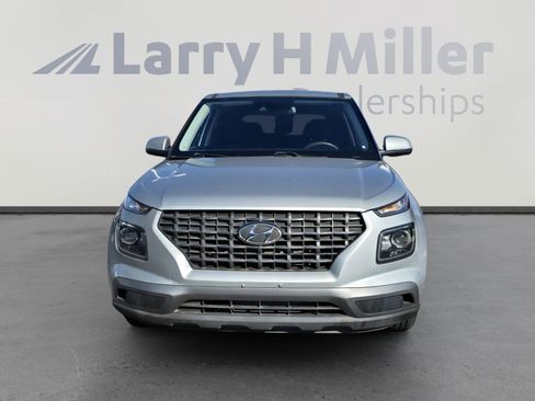 Used 2021 Hyundai Venue SE image 8