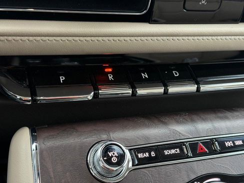 Certified 2022 Lincoln Aviator Reserve w/ Equipment Group 201A image 24