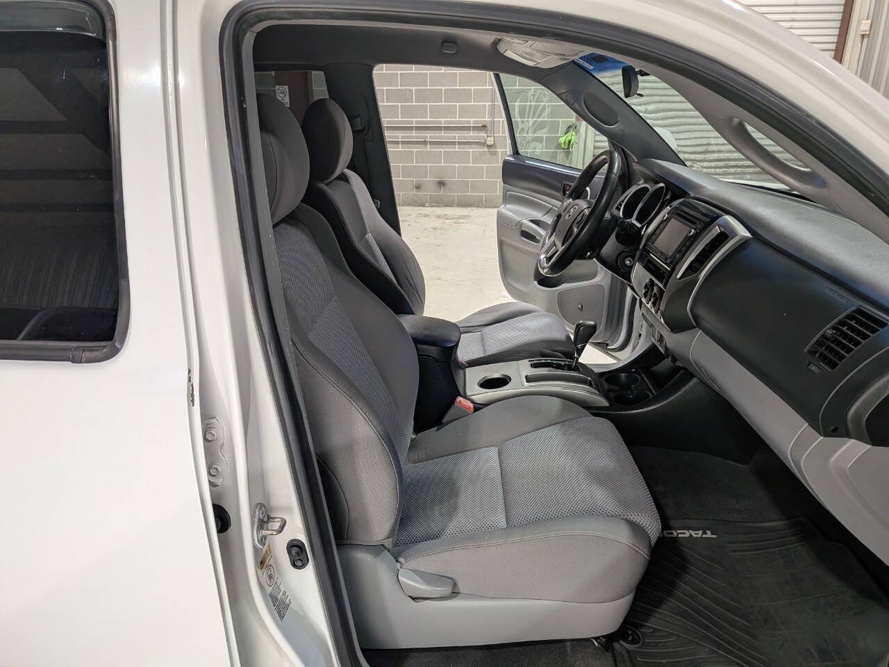 Used 2015 Toyota Tacoma PreRunner w/ TRD Sport Package RWD image 11