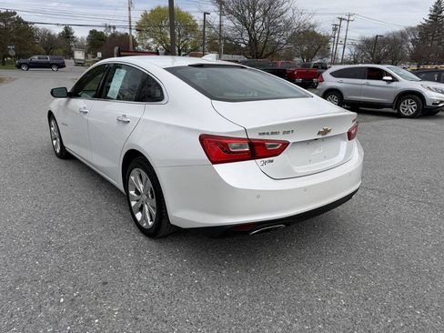 Used 2017 Chevrolet Malibu Premier w/ Driver Confidence Package FWD image 3