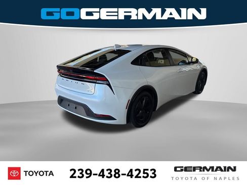 Used 2025 Toyota Prius LE image 6