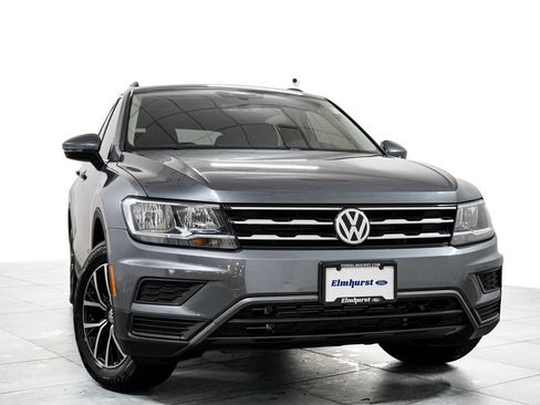 Used 2021 Volkswagen Tiguan SE w/ Panoramic Sunroof Package AWD/4WD image 3