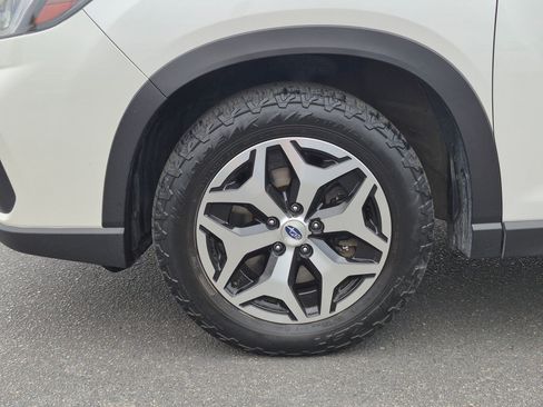 Used 2021 Subaru Forester Premium AWD/4WD image 13
