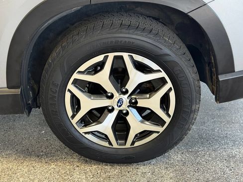 Used 2023 Subaru Forester Premium AWD/4WD image 27