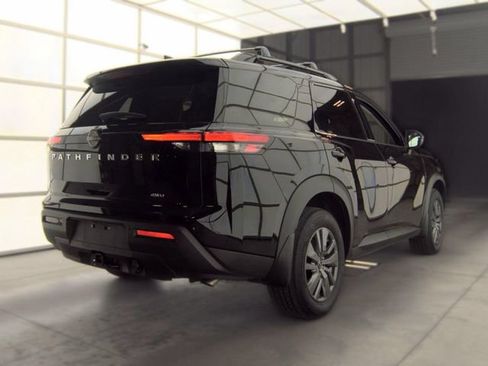 Used 2025 Nissan Pathfinder SV w/ SV Premium Package AWD/4WD image 6