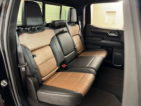 Used 2024 Chevrolet Silverado 1500 High Country image 40