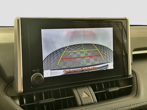 Used 2024 Toyota RAV4 XLE FWD image 22