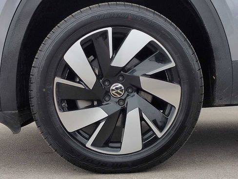 Used 2025 Volkswagen Atlas Cross Sport SE AWD/4WD image 14