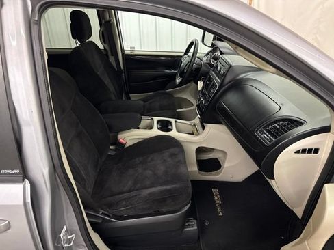 Used 2014 Dodge Grand Caravan SXT w/ Rear Park Assist Package FWD image 27