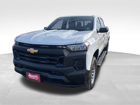 Certified 2024 Chevrolet Colorado W/T image 6