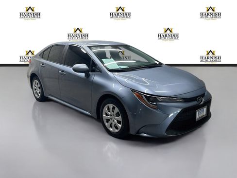 Used 2020 Toyota Corolla LE FWD image 3