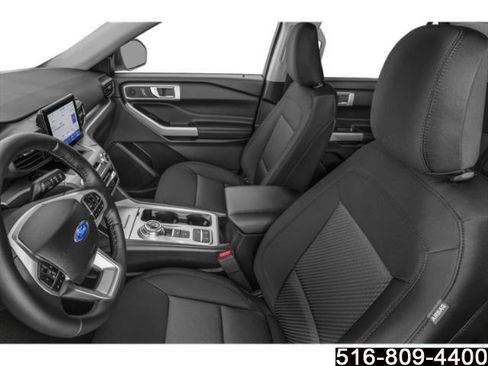 Used 2023 Ford Explorer XLT AWD/4WD image 10