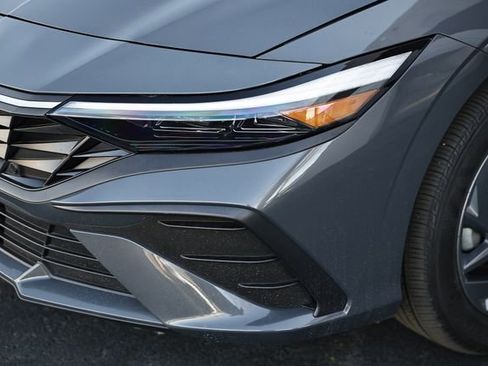 Certified 2025 Hyundai Elantra Blue image 12