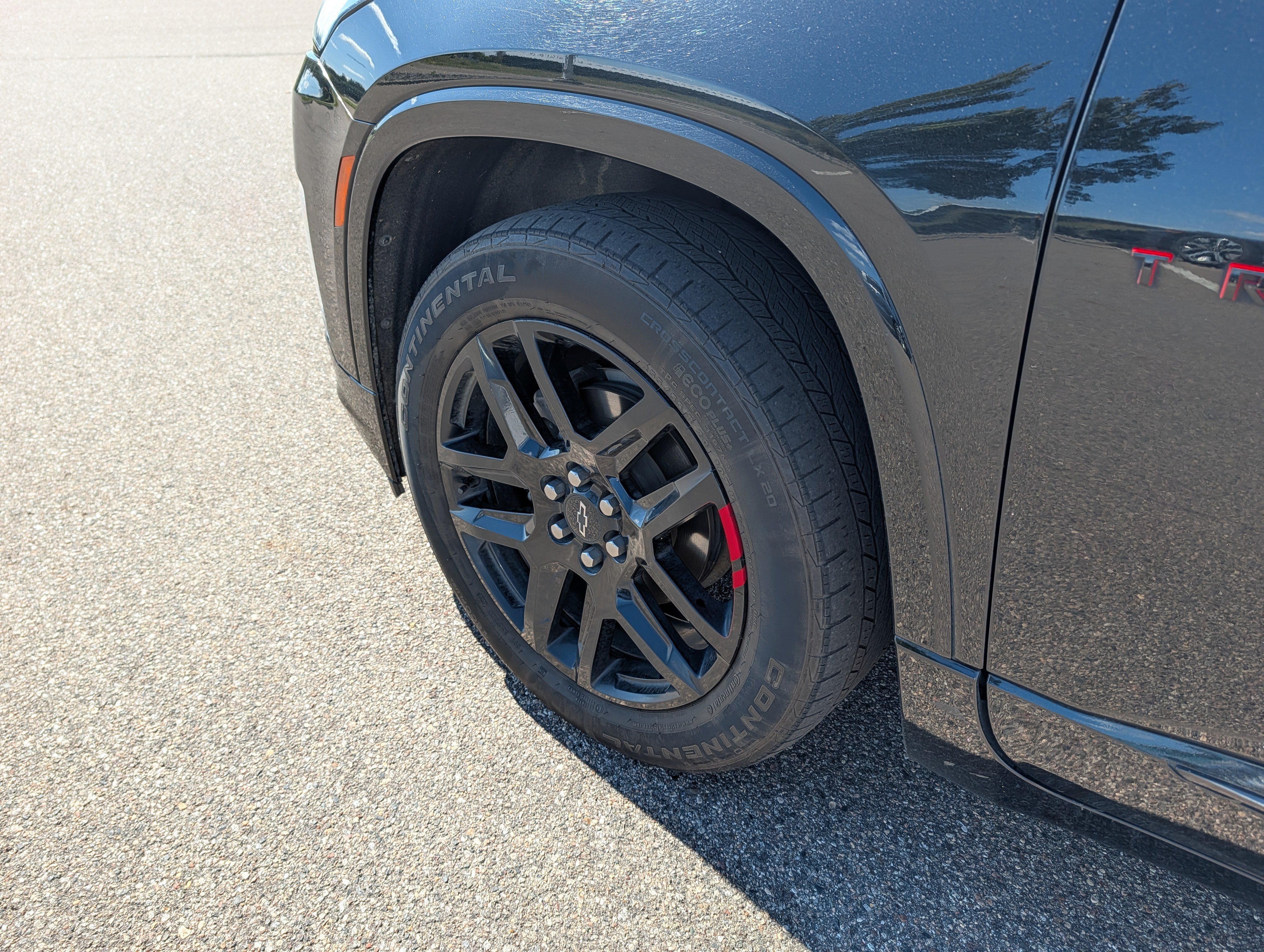 Used 2023 Chevrolet Traverse Premier w/ Redline Edition AWD/4WD image 6