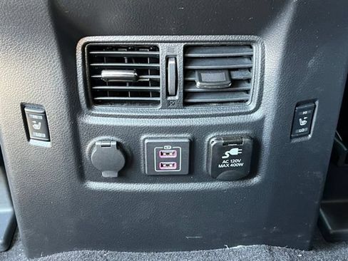 Used 2023 Nissan Titan PRO-4X w/ Pro-4x Convenience Package AWD/4WD image 25