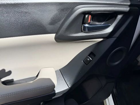 Used 2018 Subaru Forester 2.5i Limited image 14