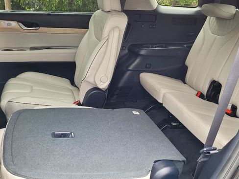 Used 2024 Hyundai Palisade Limited FWD image 18