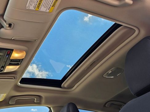 Used 2025 Subaru Crosstrek 2.0i Premium image 10