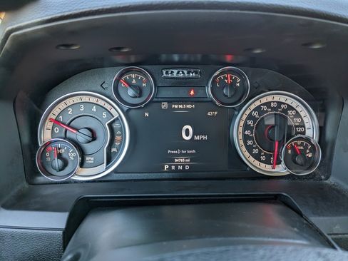 Used 2018 RAM 2500 Laramie w/ Sport Appearance Group image 32