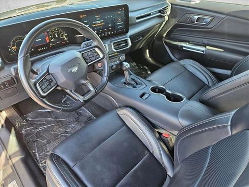 Used 2025 Ford Mustang Premium image 10