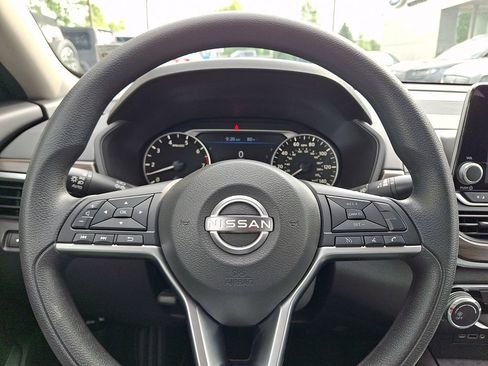 Used 2023 Nissan Altima 2.5 SV AWD/4WD image 21