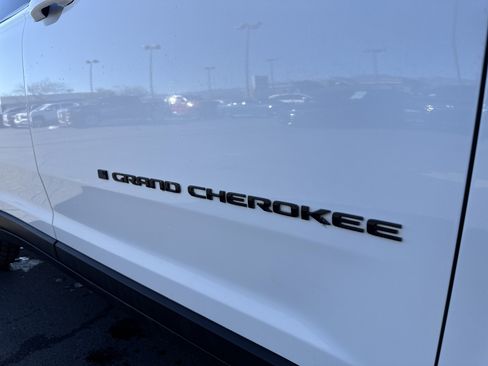 Used 2023 Jeep Grand Cherokee L Altitude image 37