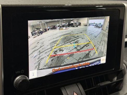 Used 2025 Toyota RAV4 XLE FWD image 19