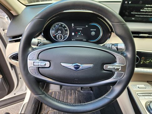 Used 2022 Genesis GV70 2.5T AWD/4WD image 9
