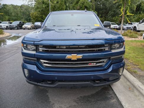 Used 2017 Chevrolet Silverado 1500 LTZ Z71 w/ LTZ Plus Package AWD/4WD image 8