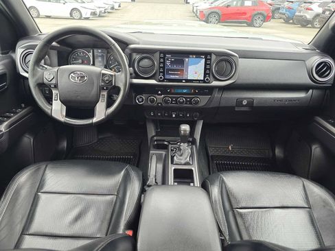 Used 2022 Toyota Tacoma TRD Sport w/ TRD Premium Sport Package AWD/4WD image 21