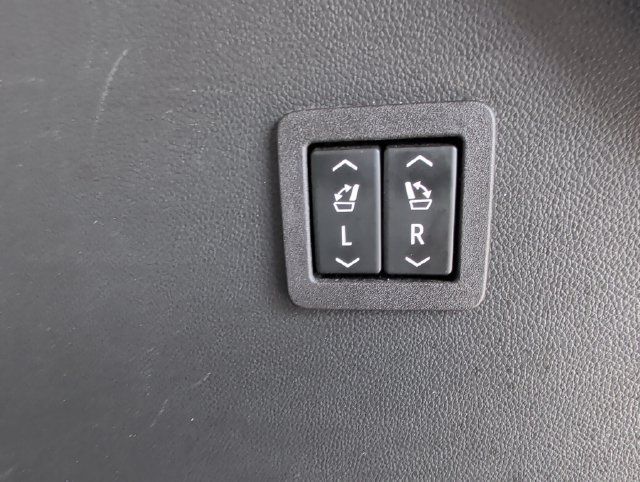 Used 2024 Buick Enclave Premium w/ Experience Buick Package FWD image 30