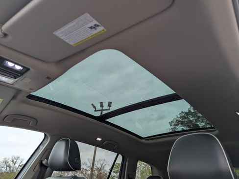 Used 2024 Volkswagen Atlas SEL Premium R-Line image 15