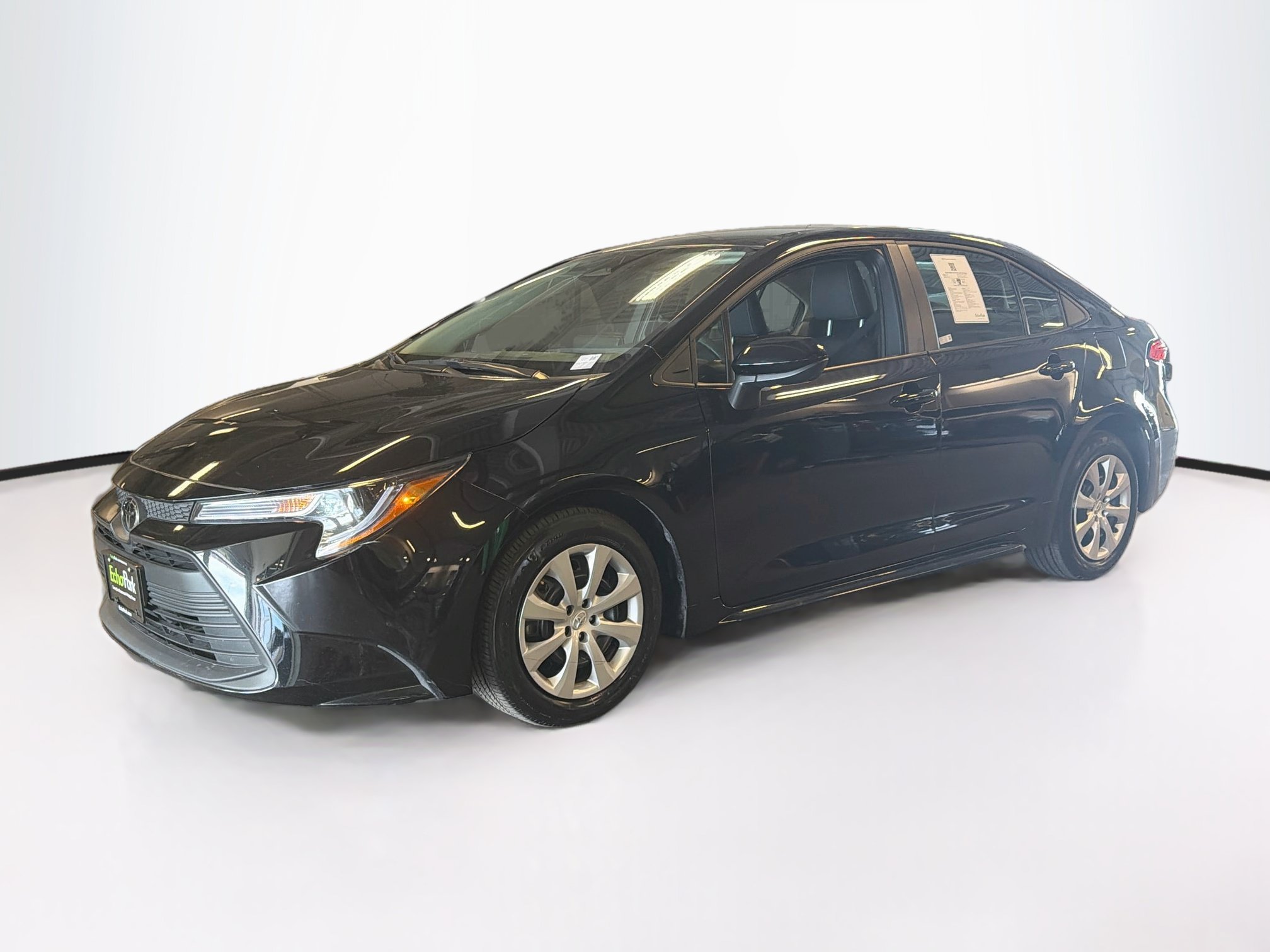 Used 2026 Toyota Corolla LE FWD image 3
