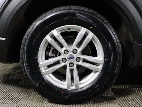 Used 2022 Ford Explorer XLT image 16