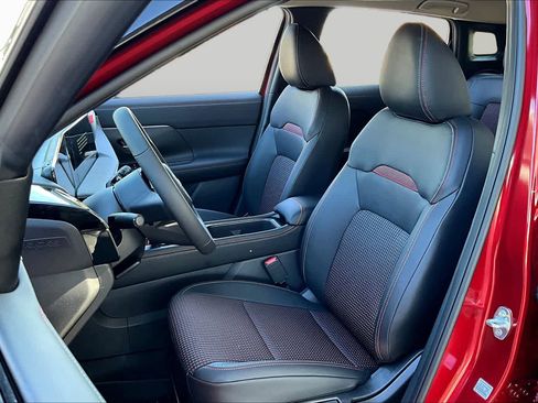 New 2026 Nissan Kicks SR w/ Cold Weather Package AWD/4WD image 9