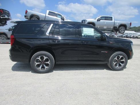 New 2026 GMC Yukon AT4 Ultimate AWD/4WD image 3