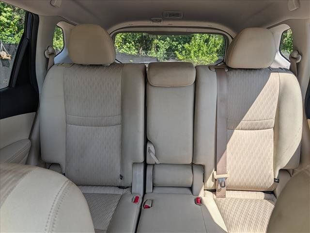 Used 2020 Nissan Rogue SV FWD image 16