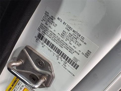 Used 2022 Ford Transit Connect XLT image 32