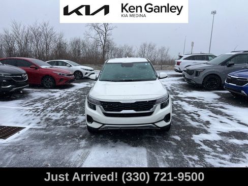 Certified 2023 Kia Seltos LX image 2