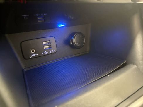 Used 2024 Subaru Forester Limited image 32