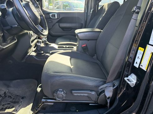 Used 2018 Jeep Wrangler Unlimited Sport S AWD/4WD image 11