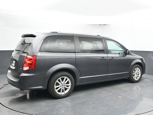 Used 2018 Dodge Grand Caravan SXT image 10