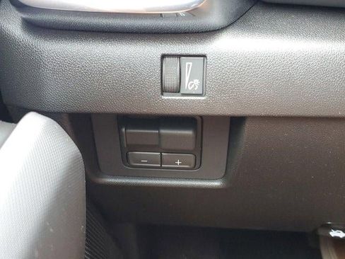 New 2026 GMC Canyon Elevation w/ Technology Package RWD image 31