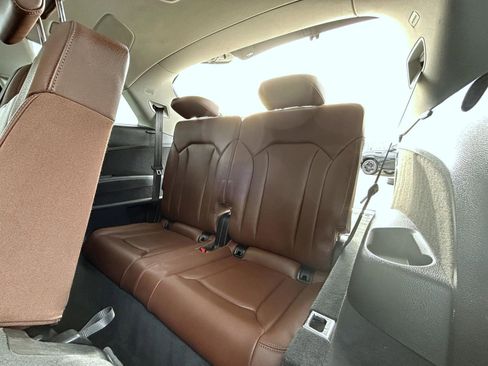 Used 2018 Audi Q7 3.0T Prestige w/ Prestige Package image 19