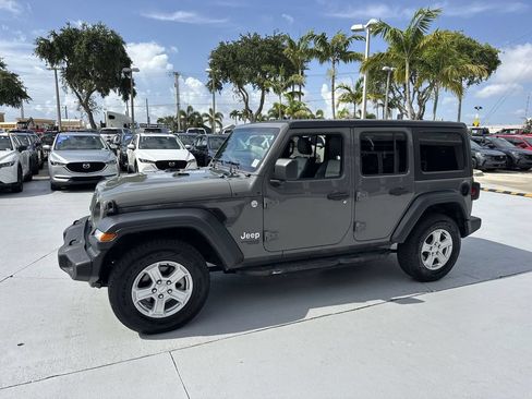 Used 2019 Jeep Wrangler Unlimited Sport S AWD/4WD image 10