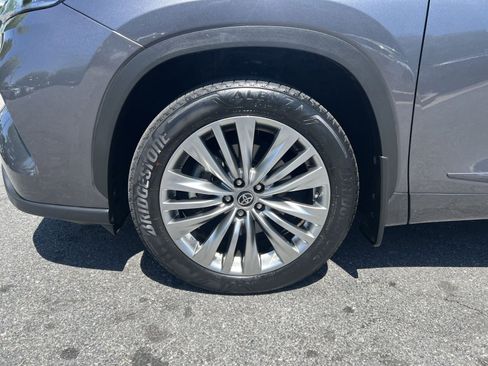 Used 2023 Toyota Highlander Platinum image 20