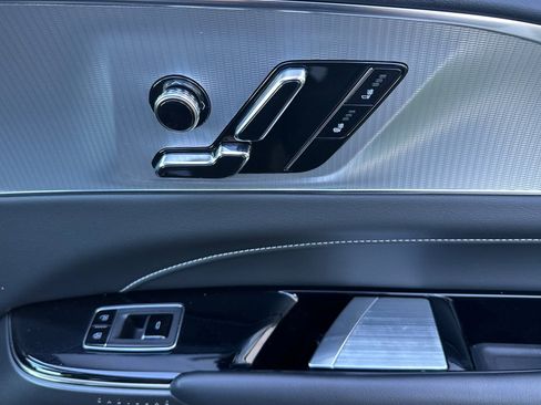 Used 2024 Cadillac Lyriq Tech image 22