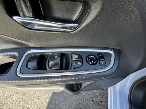 Used 2024 Nissan Versa SR w/ Trunk Package image 20