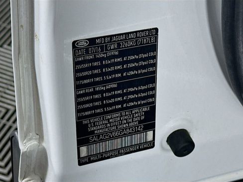 Used 2016 Land Rover LR4 HSE image 35