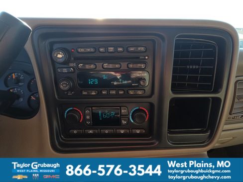 Used 2004 GMC Yukon XL SLT w/ Preferred Equipment Group AWD/4WD image 10